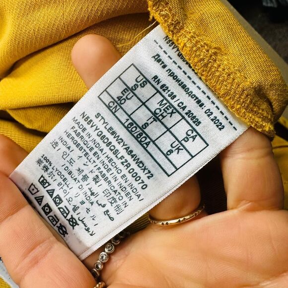 New GUESS ECO Women's Sleeveless Shiloh Jumpsuit, Gold Flake, Small - Picture 9 of 10